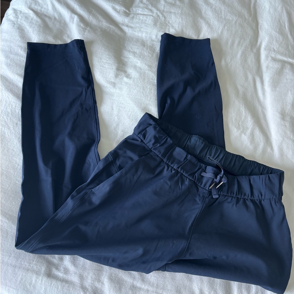 Navy Blue Lululemon on the fly pants ecu 6